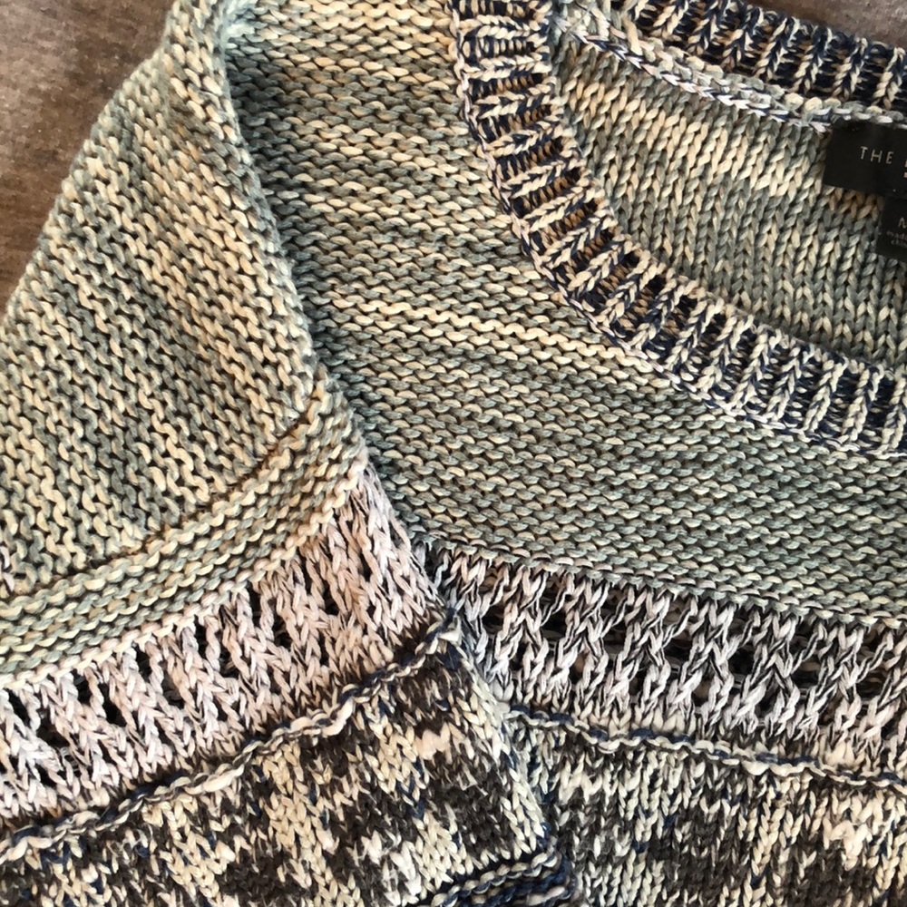 Limited Sweater - Picture 3 of 7